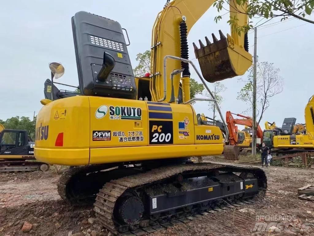 Komatsu 200-8 Kāpurķēžu ekskavatori