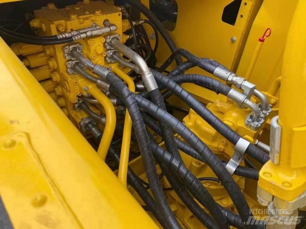 Komatsu 200-8 Kāpurķēžu ekskavatori