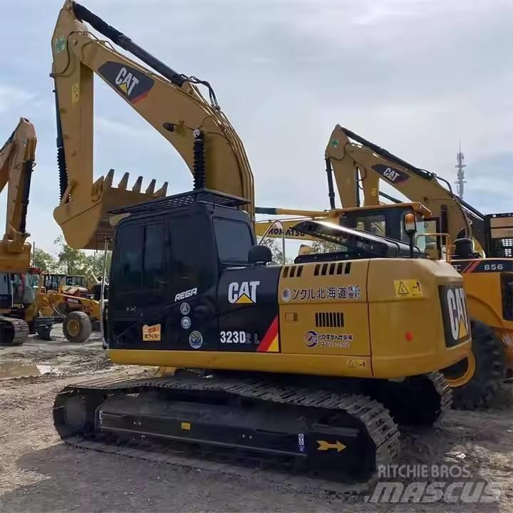 CAT 323 D2L Kāpurķēžu ekskavatori