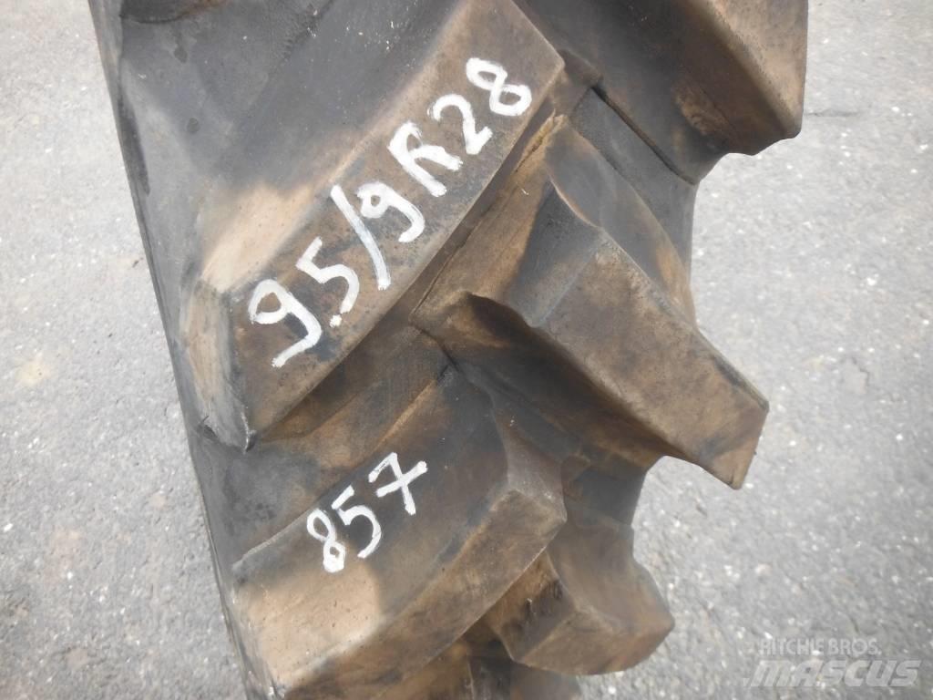 Michelin 9.5/9R28 Riepas, riteņi un diski