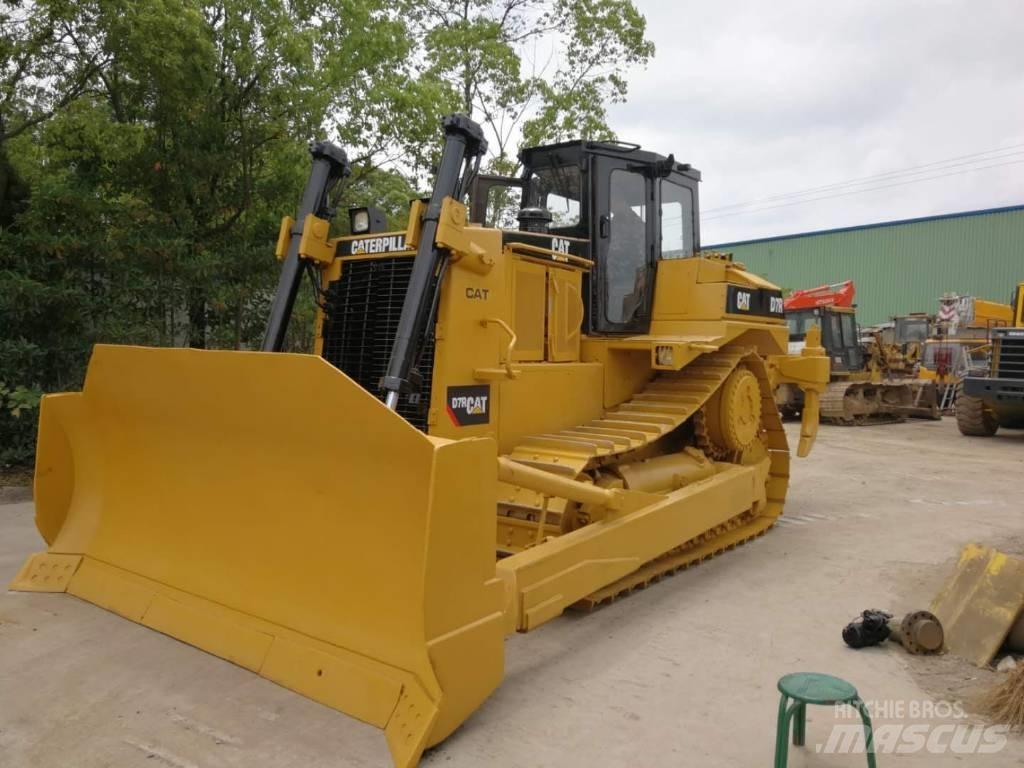 CAT D 7 R Kāpurķēžu buldozeri