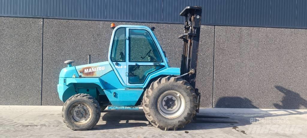 Manitou M 26.4 Apvidus autokrāvējs