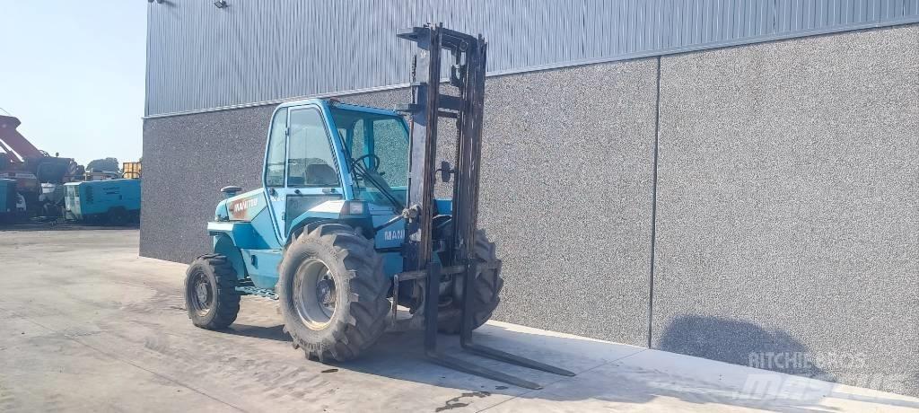 Manitou M 26.4 Apvidus autokrāvējs