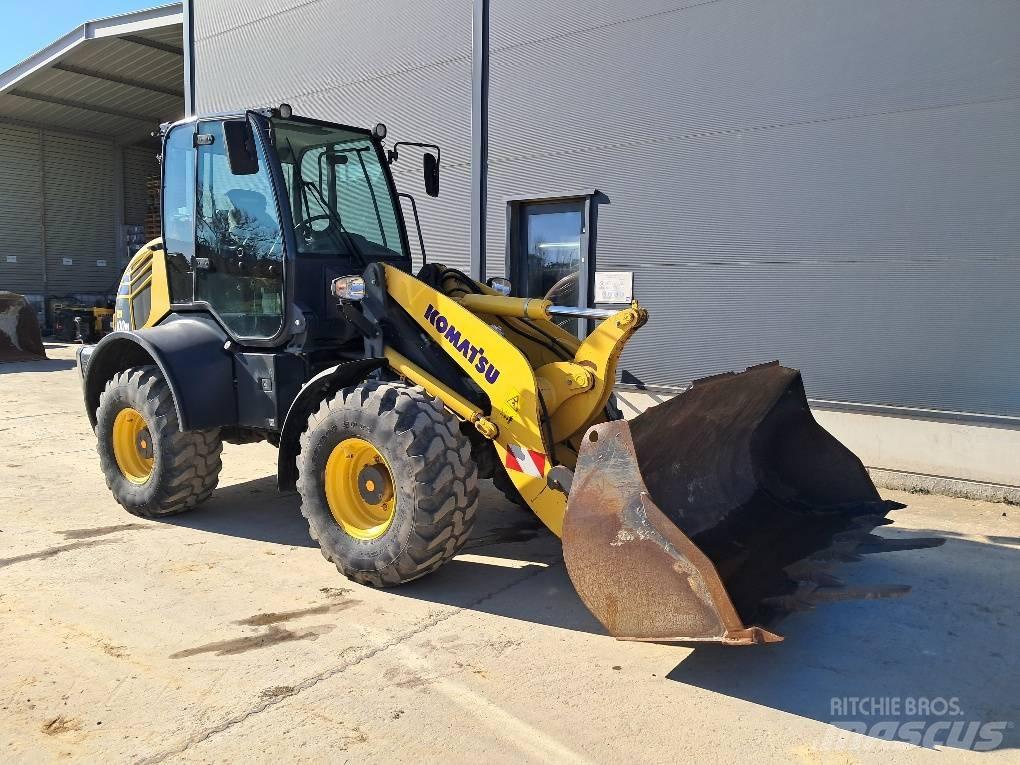 Komatsu WA100M-8 Iekrāvēji uz riteņiem