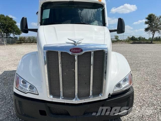 Peterbilt 579 Vilcēji