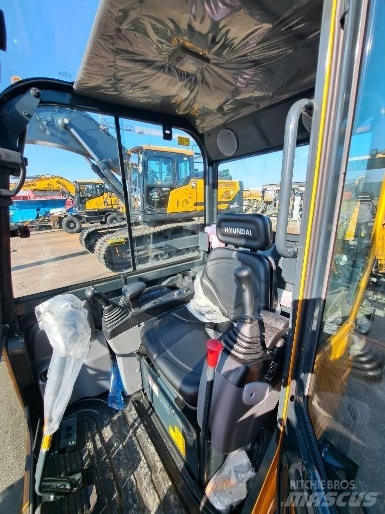 Hyundai R18-9AK Mini ekskavatori < 7 t