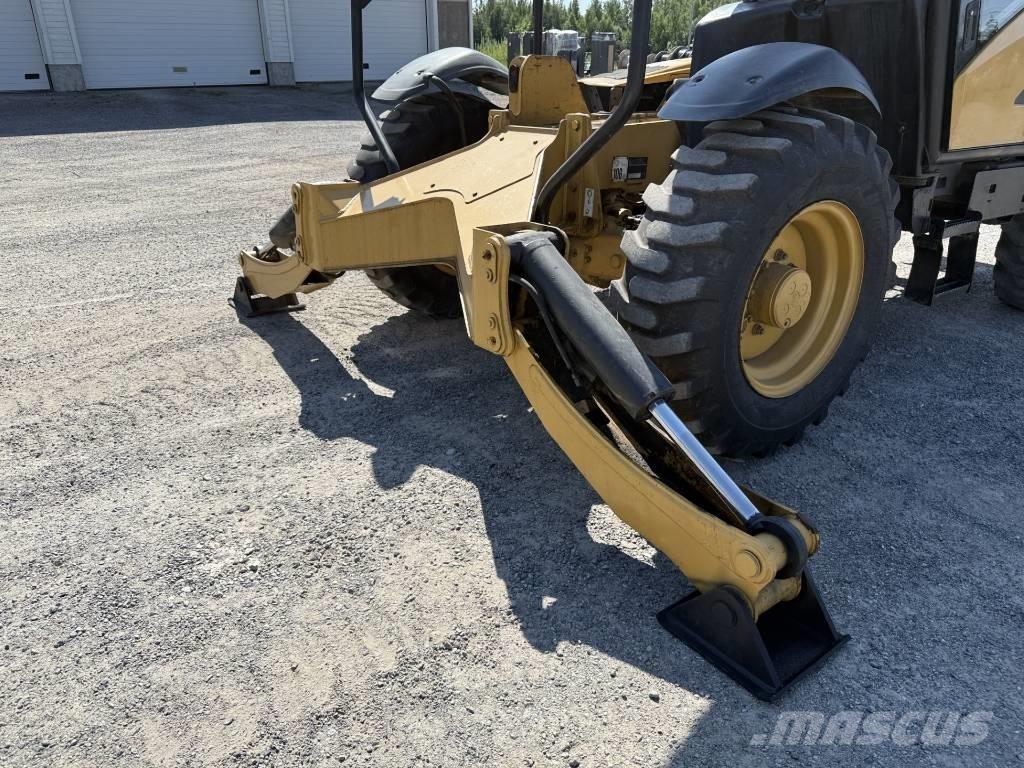 CAT 360 B Teleskopiskie manipulatori