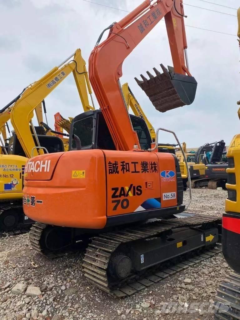 Hitachi Zaxis 70 Kāpurķēžu ekskavatori