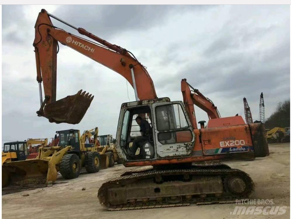 Hitachi EX 200-1 Kāpurķēžu ekskavatori