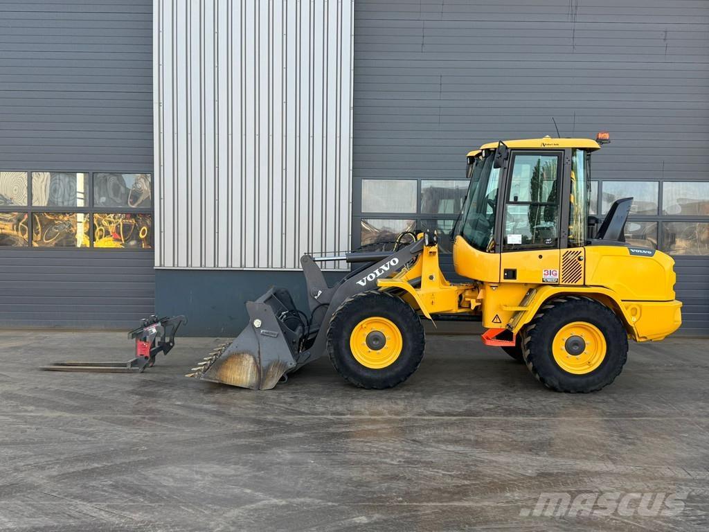 Volvo L30G Iekrāvēji uz riteņiem