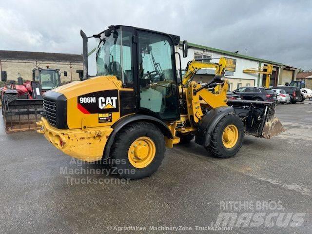 CAT 906 Iekrāvēji uz riteņiem
