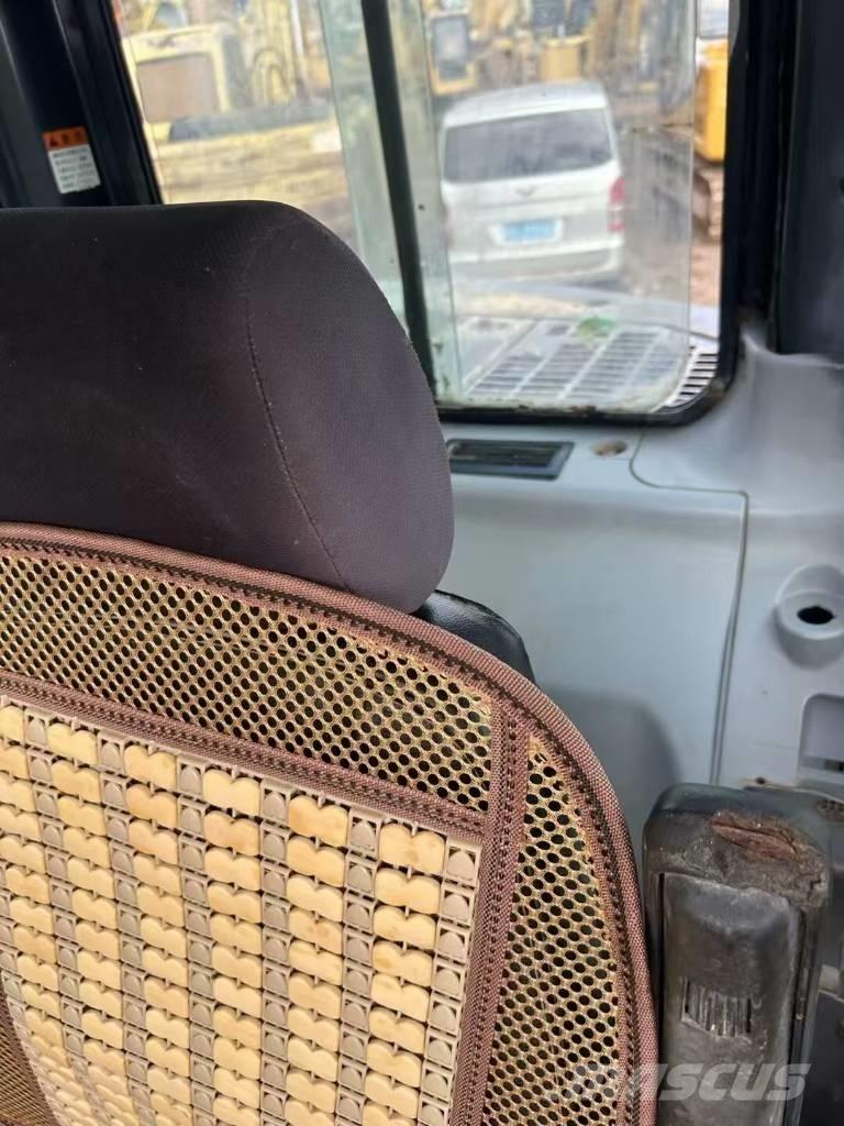 Komatsu PC 128 US Kāpurķēžu ekskavatori