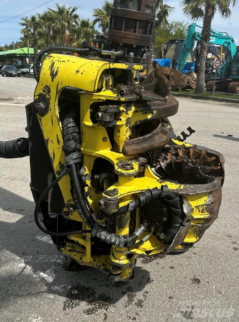 John Deere 1270 D Harvesteri