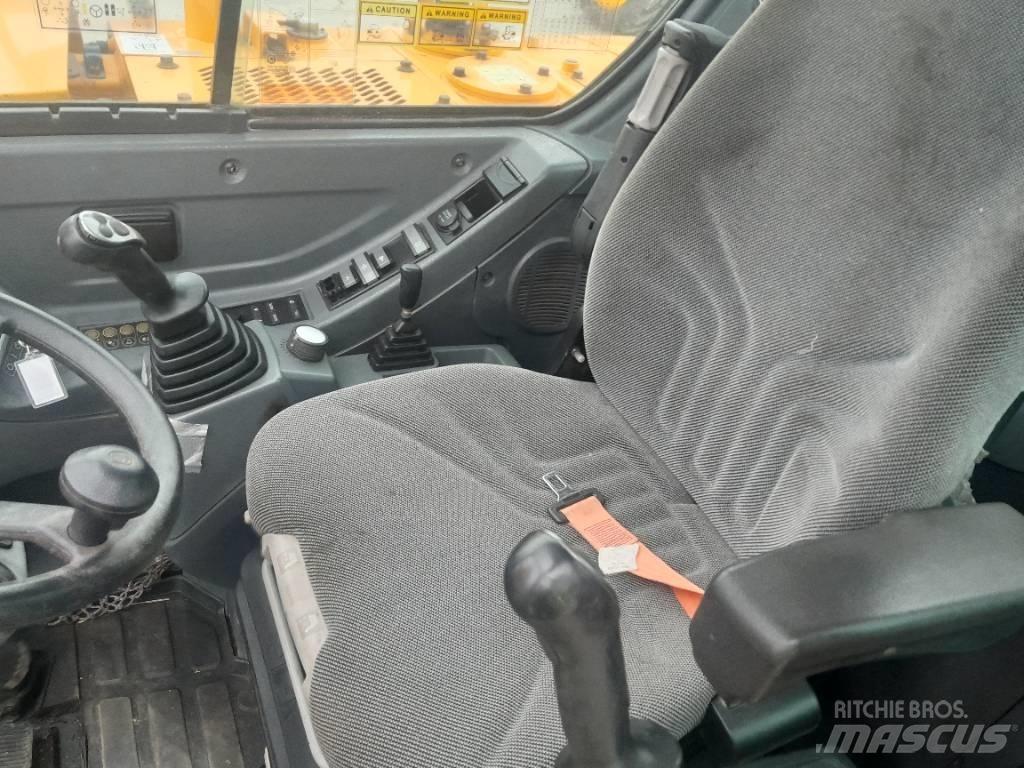 Hyundai R55 W-9 Ekskavatori uz riteņiem