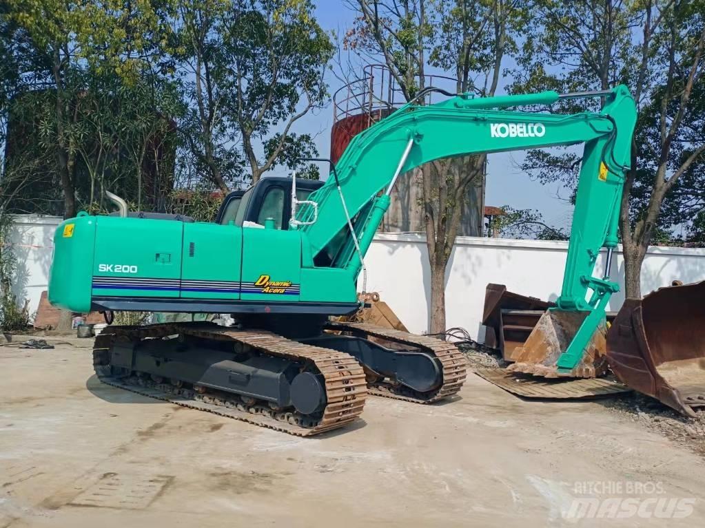 Kobelco SK 200 Kāpurķēžu ekskavatori