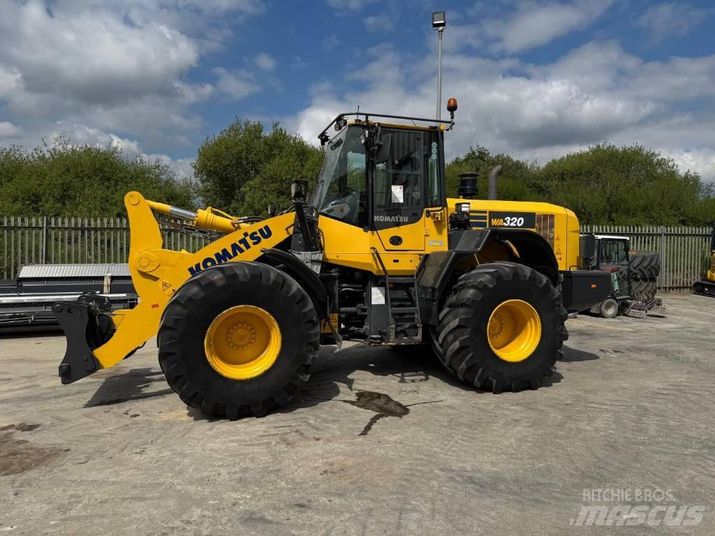 Komatsu WA320-7 Iekrāvēji uz riteņiem