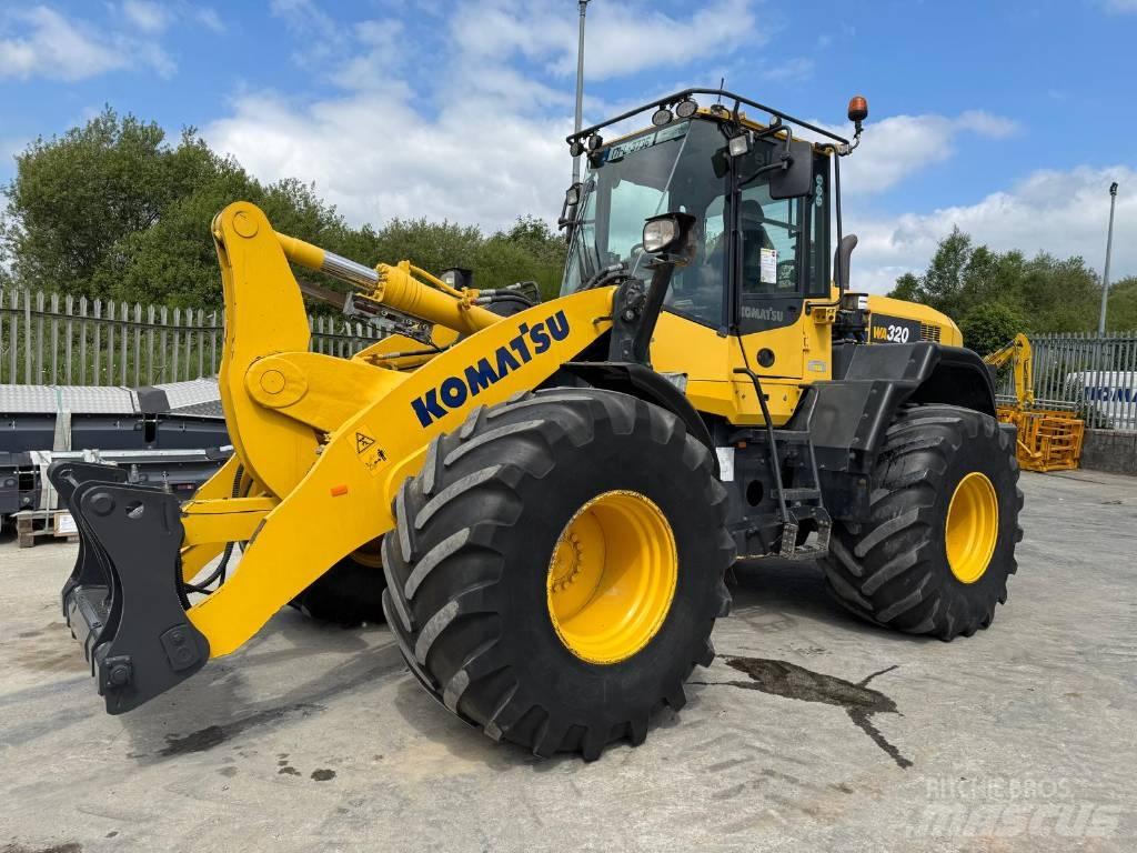 Komatsu WA320-7 Iekrāvēji uz riteņiem