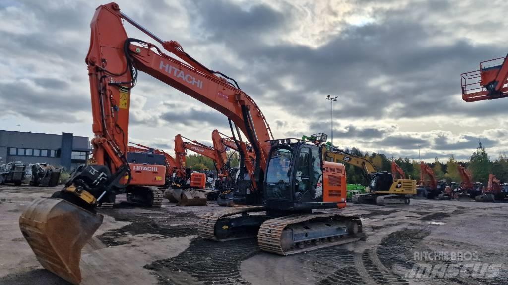 Hitachi ZX225USRLC-6 Kāpurķēžu ekskavatori