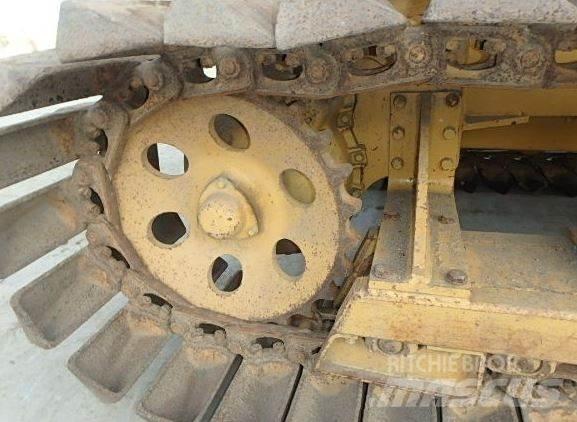 Mitsubishi BD2G Kāpurķēžu buldozeri
