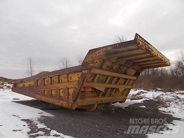 CAT 777B Karjeras kravas automašīnas
