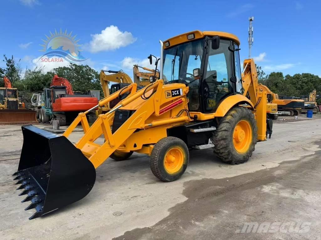 JCB 3CX Ekskavatori-iekrāvēji