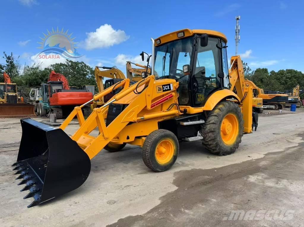JCB 3CX Ekskavatori-iekrāvēji