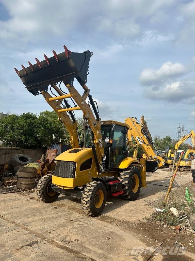 JCB 3 CX Ekskavatori-iekrāvēji