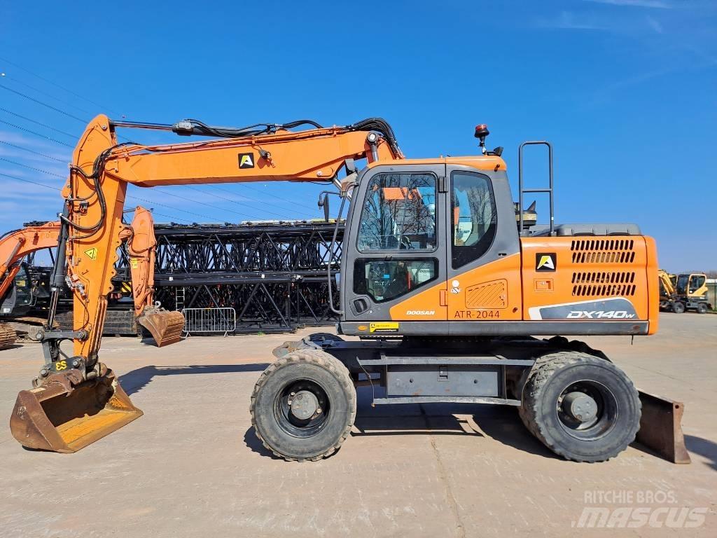 Doosan DX140W-5 Ekskavatori uz riteņiem