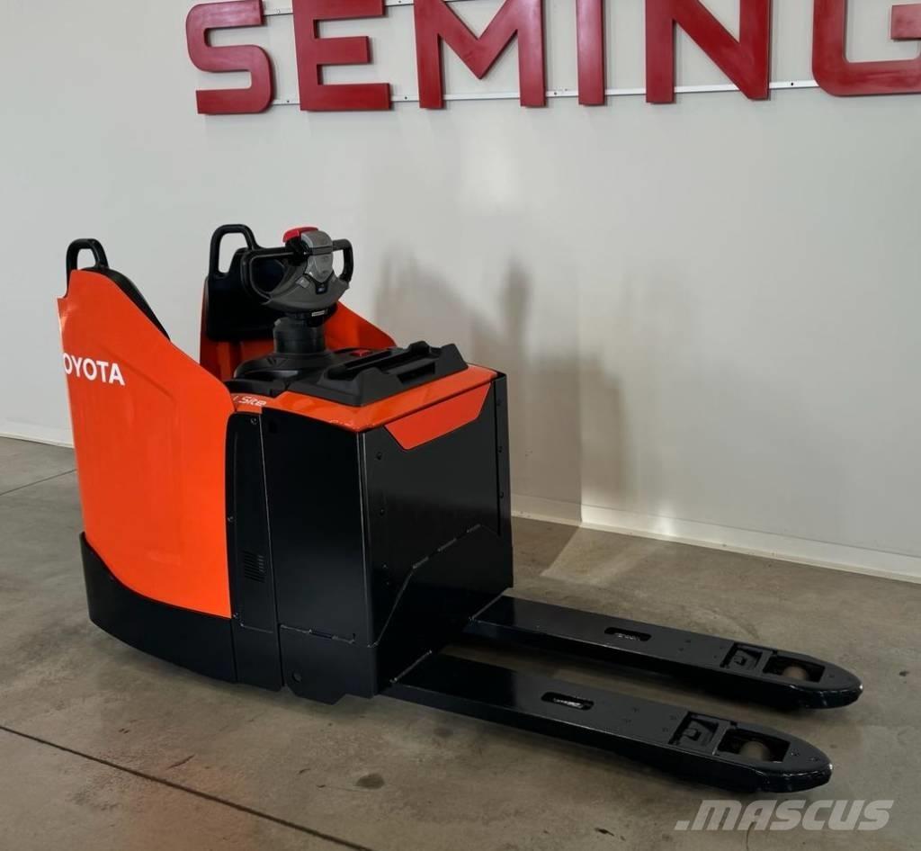 Toyota 10545  LPE200 Zemie palešu pacēlāji