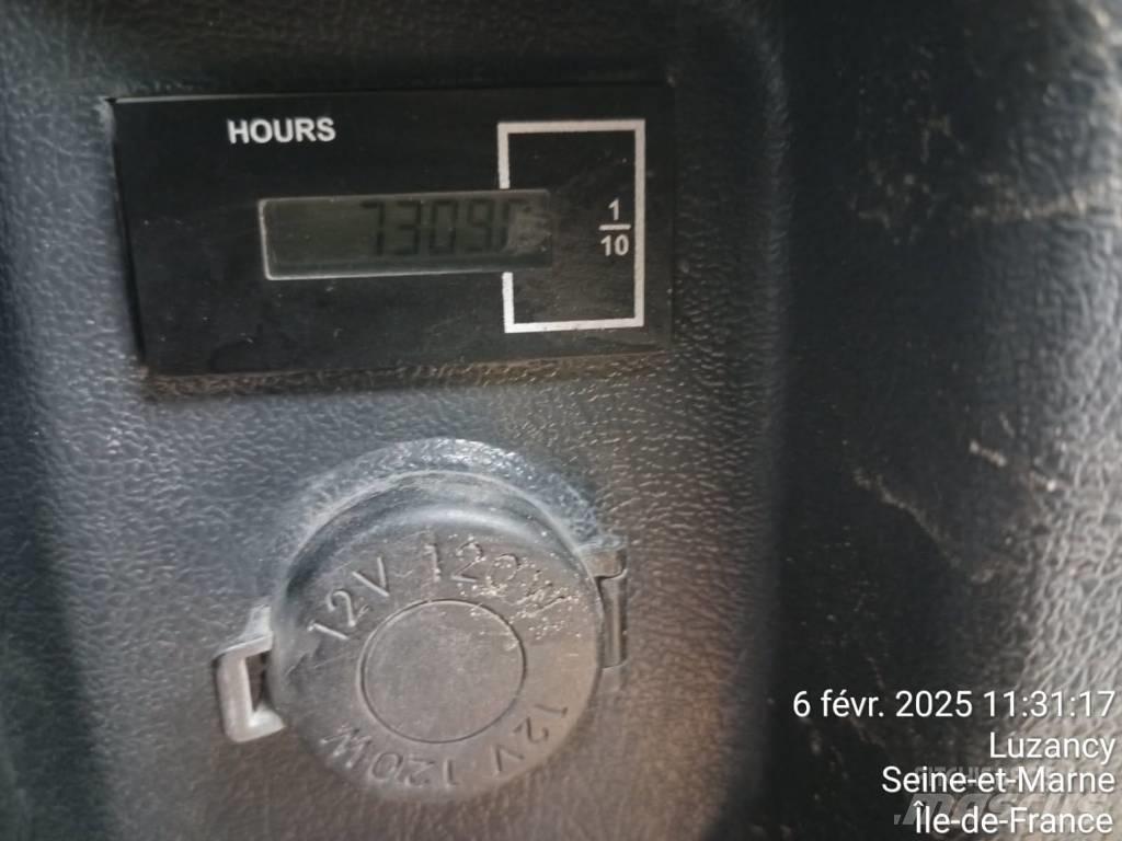 Hyundai HL 960 Iekrāvēji uz riteņiem