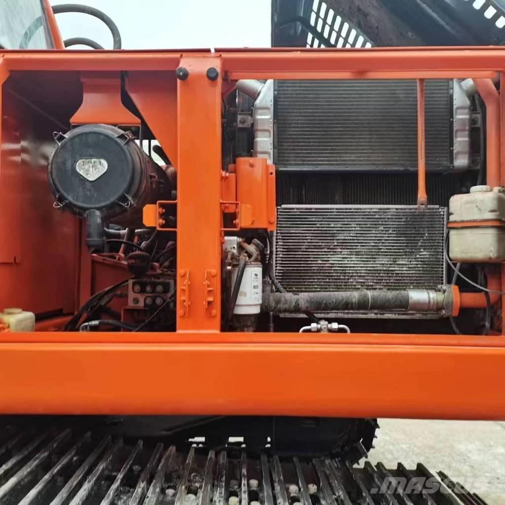 Doosan DX 225 LC Kāpurķēžu ekskavatori