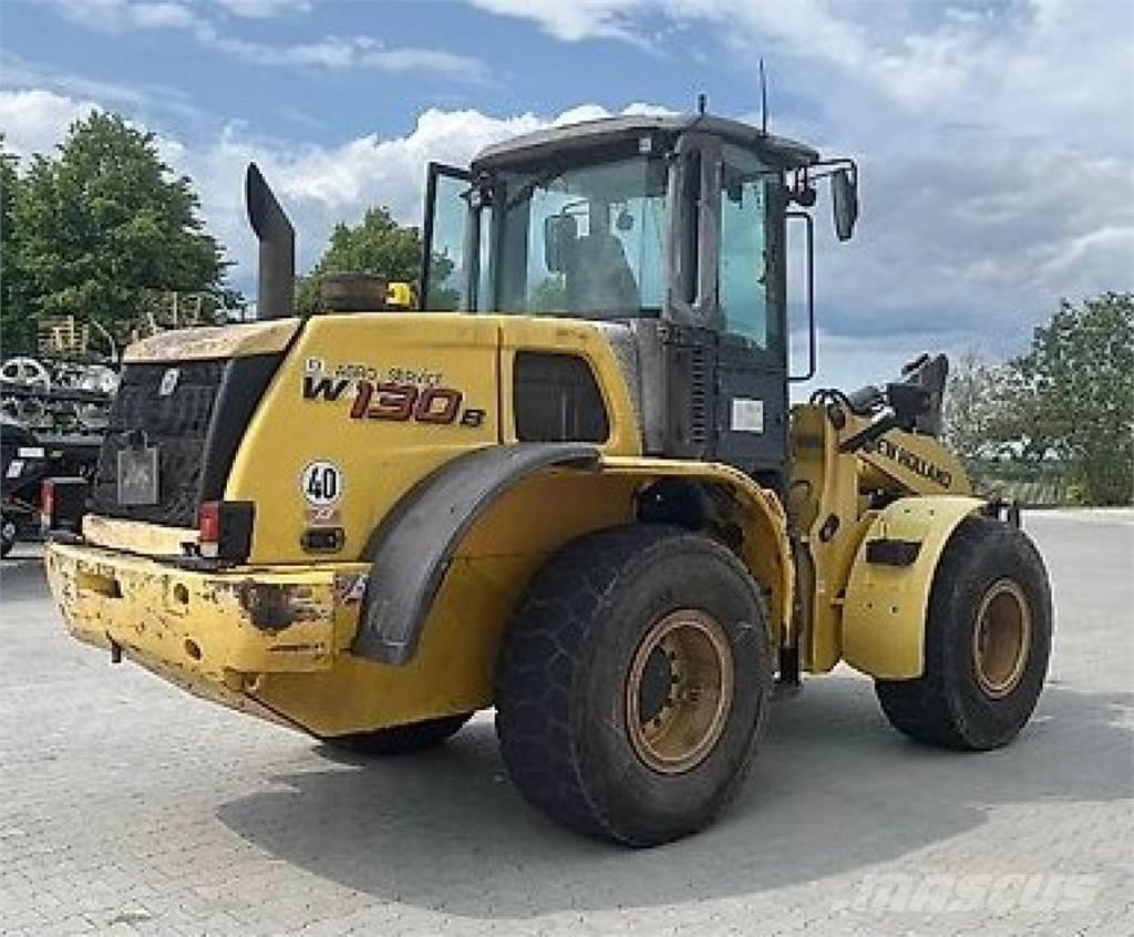 New Holland W 130B Iekrāvēji uz riteņiem