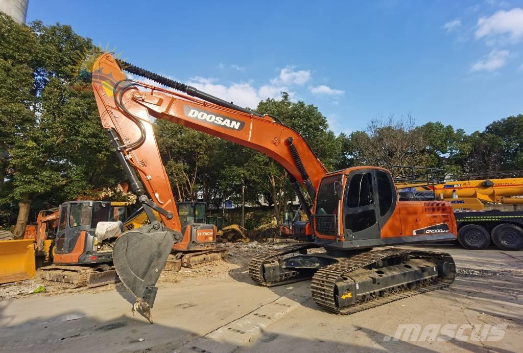 Doosan DX 300 LC Kāpurķēžu ekskavatori