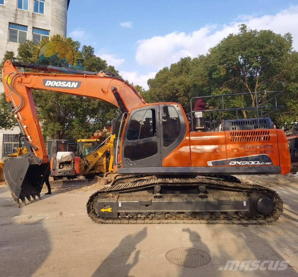 Doosan DX 300 LC Kāpurķēžu ekskavatori