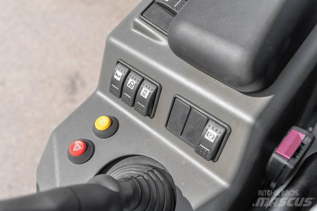 Ausa C 251 H x4 Tehnika ar dīzeļa dzinēju
