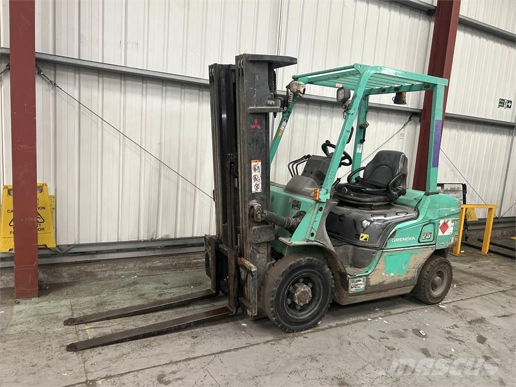 Mitsubishi FD25NT Tehnika ar dīzeļa dzinēju