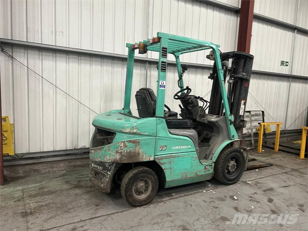 Mitsubishi FD25NT Tehnika ar dīzeļa dzinēju