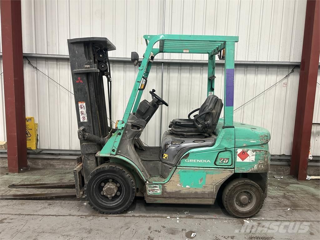 Mitsubishi FD25NT Tehnika ar dīzeļa dzinēju