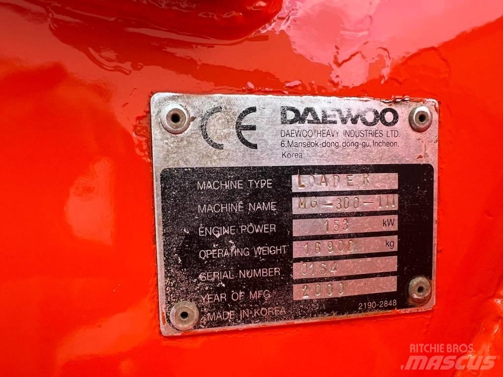 Daewoo Mega 300 III Iekrāvēji uz riteņiem