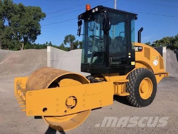 CAT CS44B Pneimatiskie veltņi