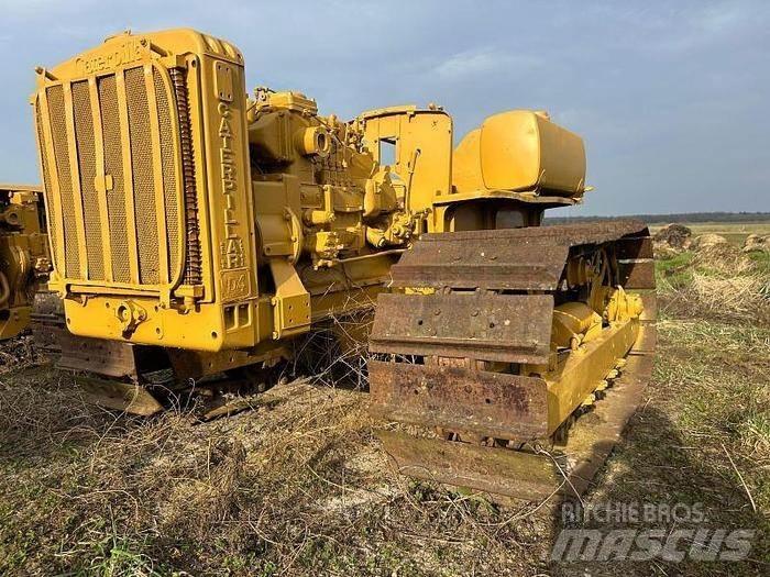 CAT D4 - Kāpurķēžu buldozeri