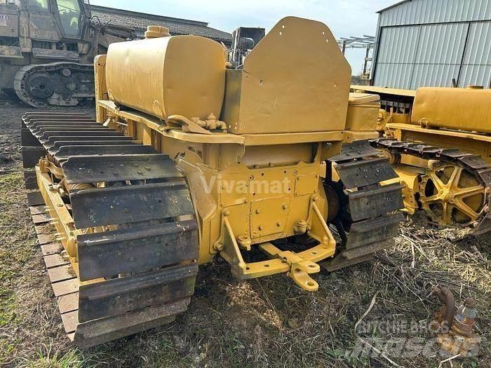 CAT D4 - Kāpurķēžu buldozeri