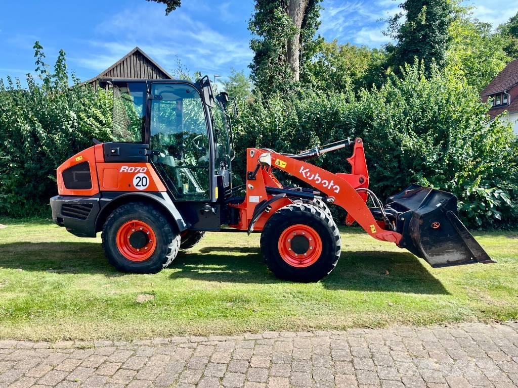 Kubota R 070 Iekrāvēji uz riteņiem