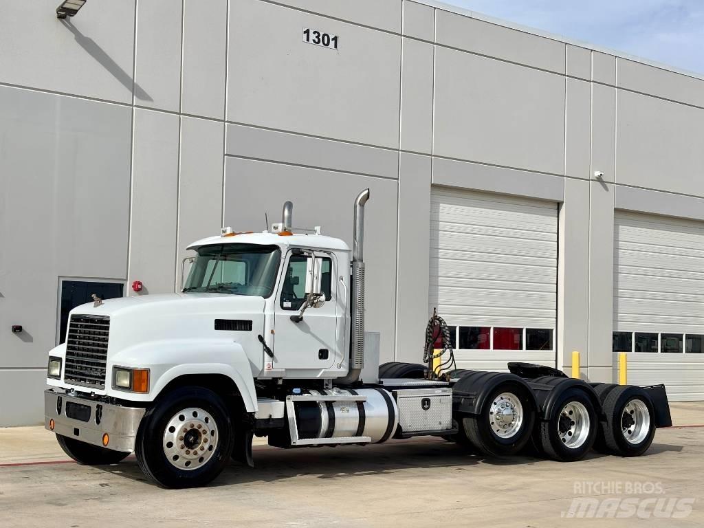 Mack CHU 613 Vilcēji