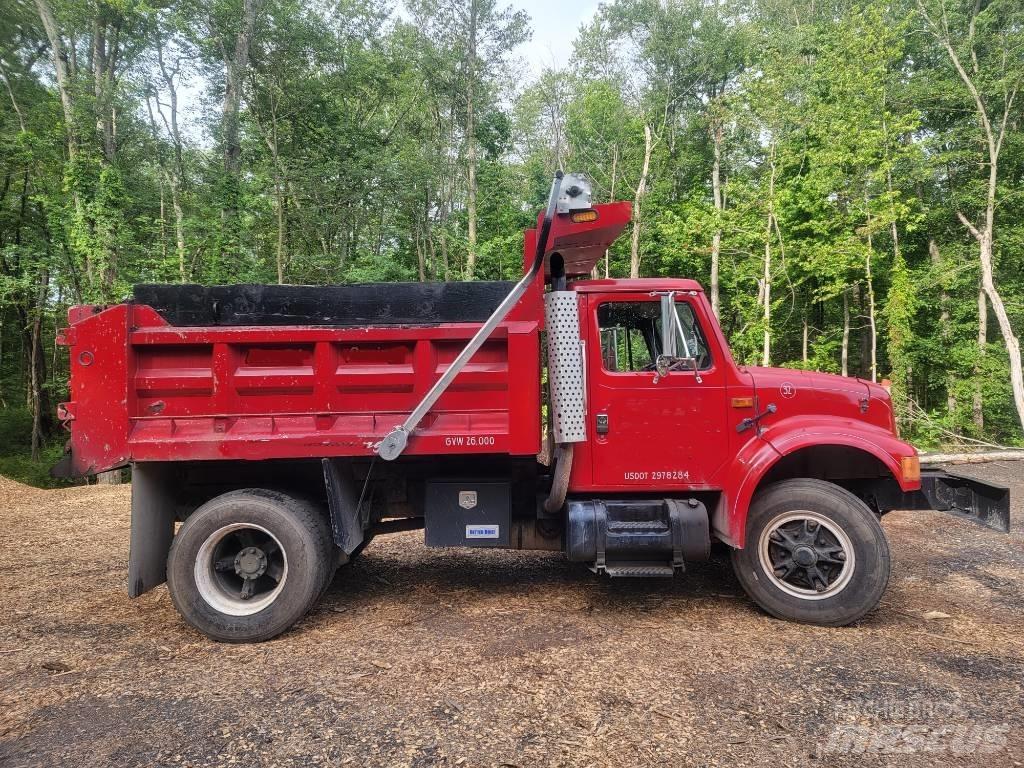 International 4900 Pašizgāzējs