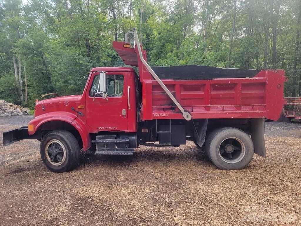 International 4900 Pašizgāzējs
