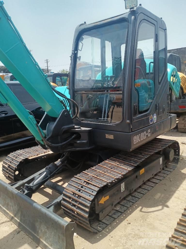 Kobelco SK 60 Kāpurķēžu ekskavatori