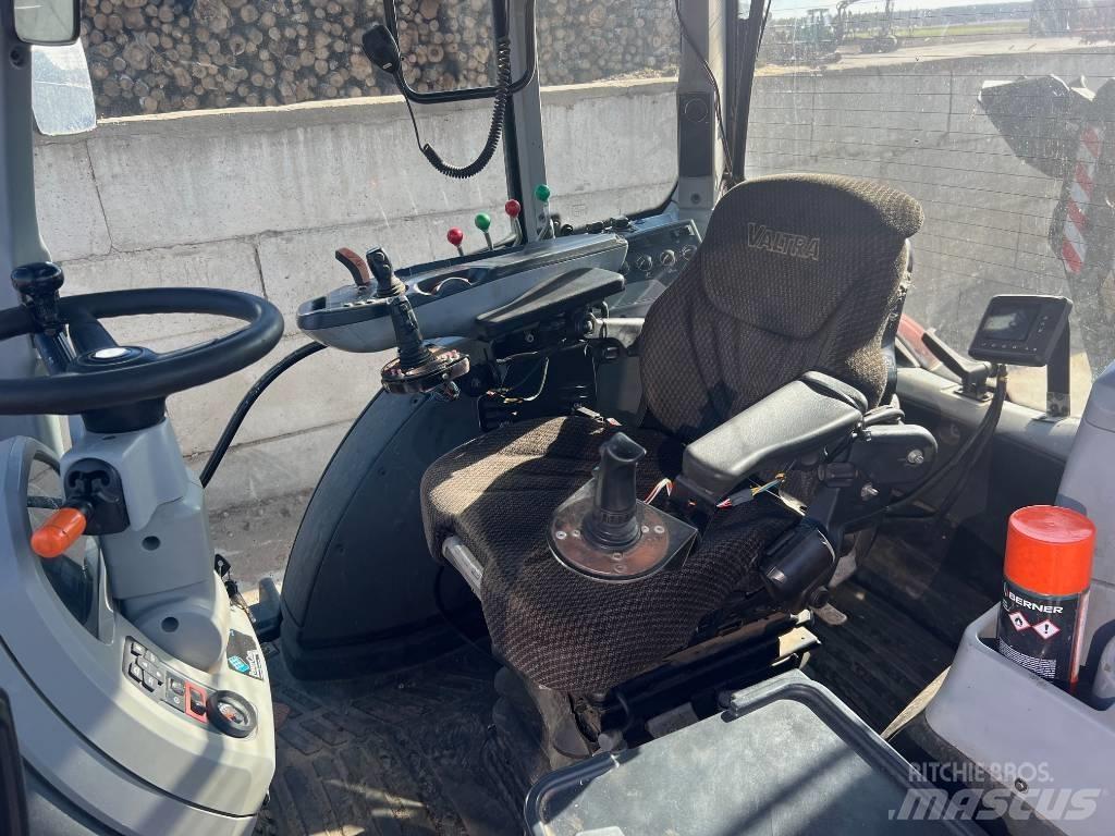 Valtra 234H Šķeldotāji