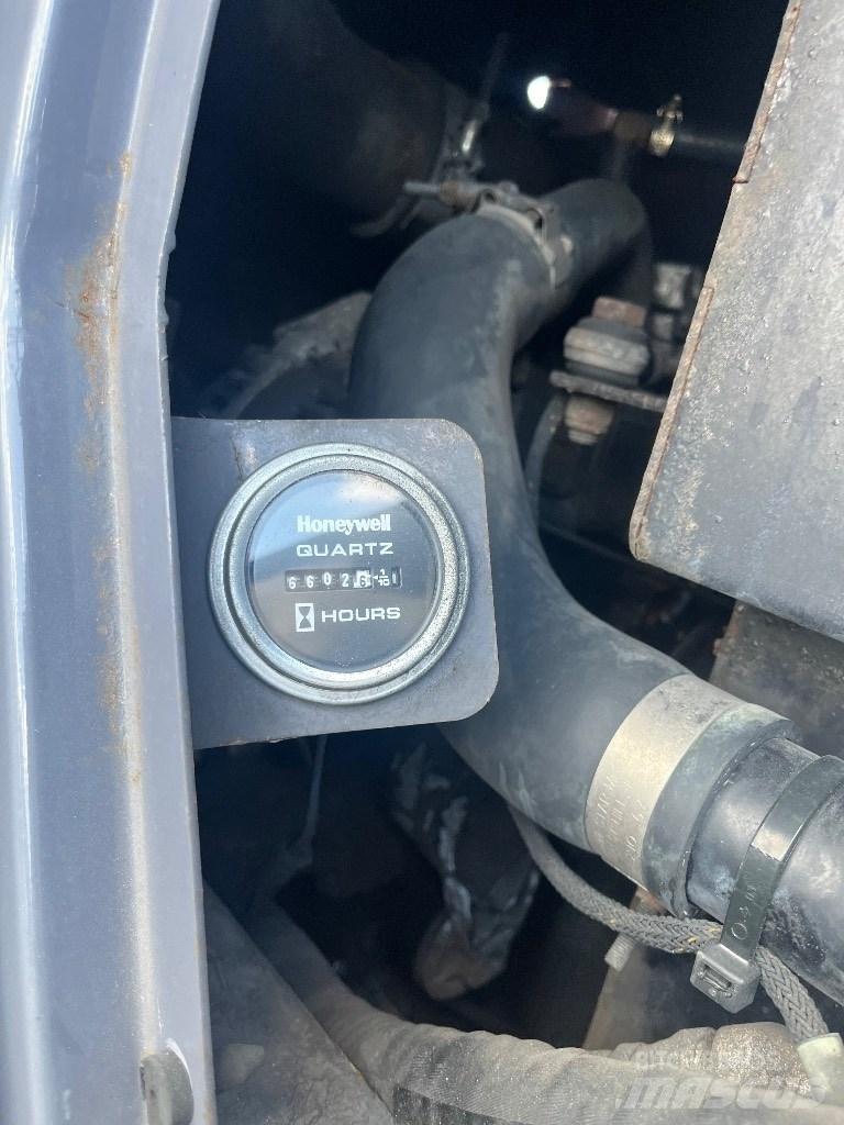 Terex RT 230-1 Celtņi nelīdzenām virsmām