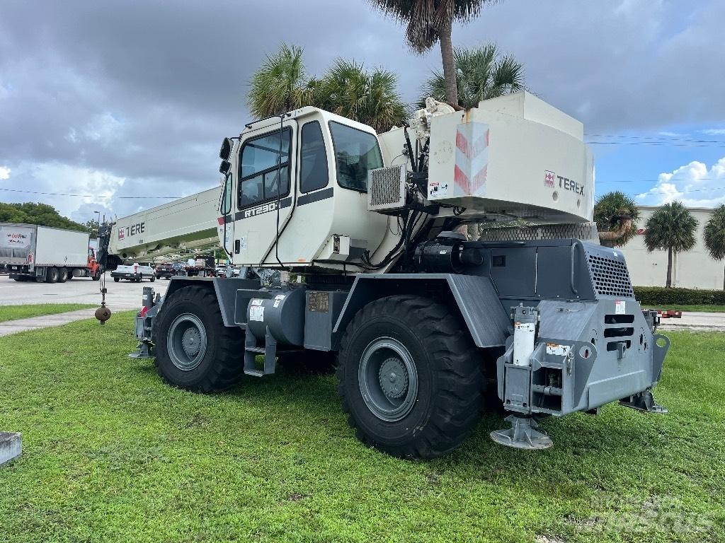 Terex RT 230-1 Celtņi nelīdzenām virsmām